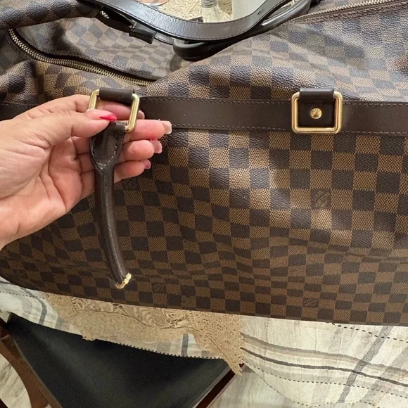 Louis Vuitton Travel Bag - Picture 9 of 16